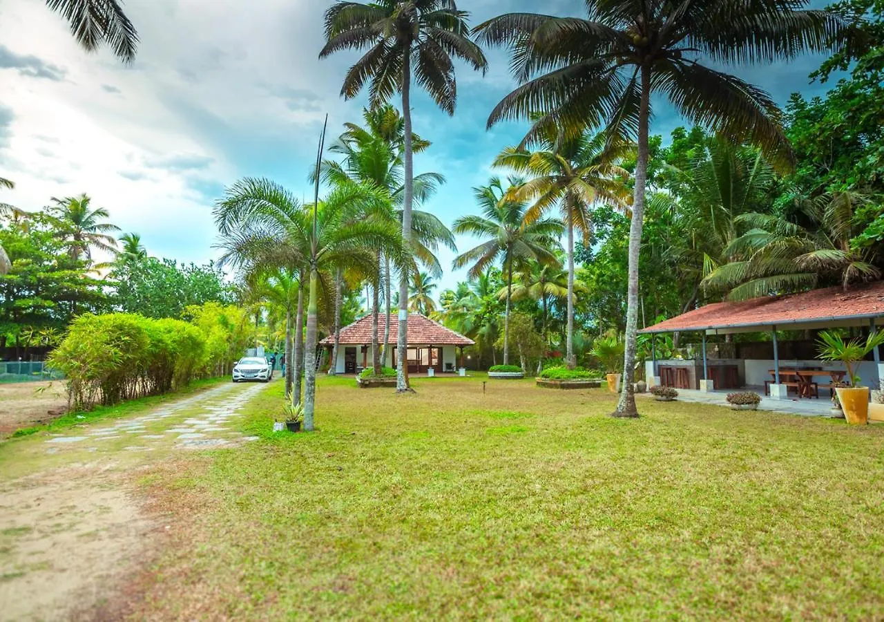 Beachside Pool Villa - Karthiyayini By Voye Homes Turavūr Casa vacanze